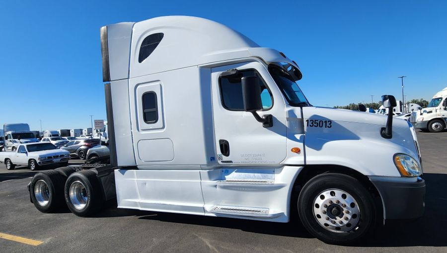 Used Truck for Sale - Freightliner Cascadia (2016)
