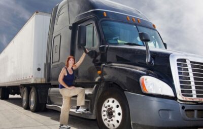 Women in Trucking: Female Truck Drivers and Safety